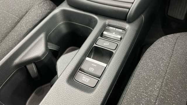 Honda HR-V Hybrid 1.5 h i-MMD Elegance SUV 5dr Petrol Hybrid CVT Euro 6 (s/s) (131 ps) 