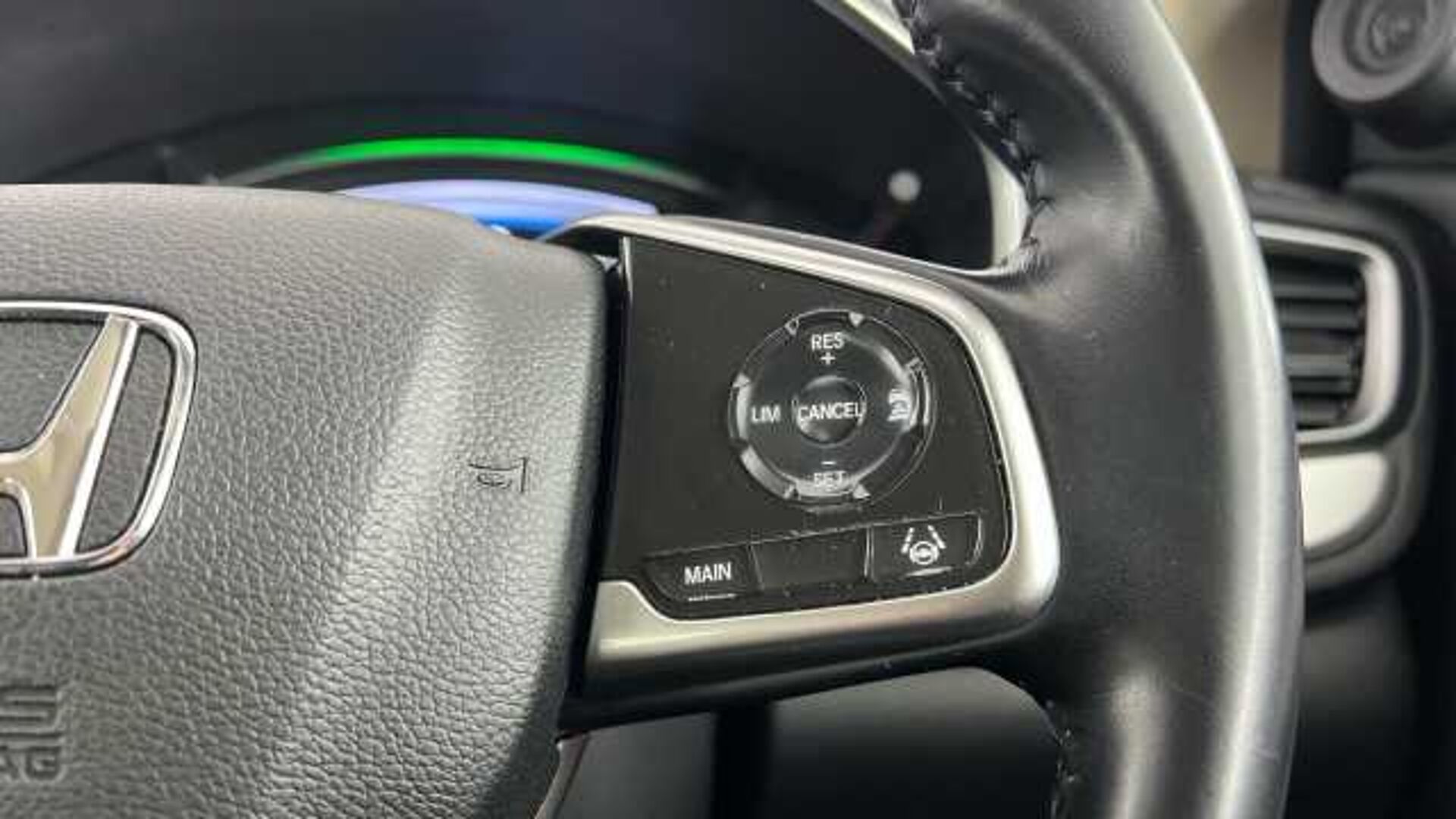 Honda CR-V Hybrid 2.0 h i-MMD SR SUV 5dr Petrol Hybrid eCVT 4WD Euro 6 (s/s) (184 ps) 