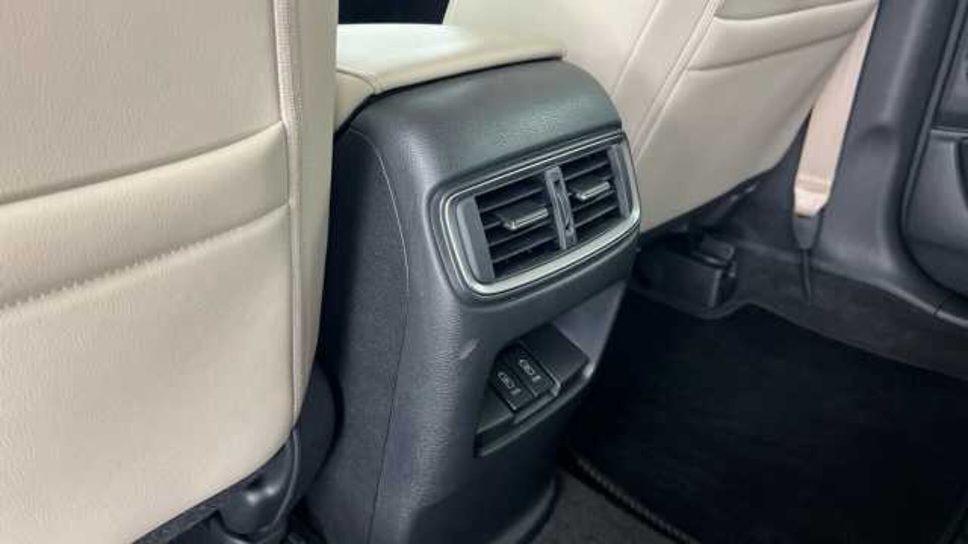 Honda CR-V Hybrid 2.0 h i-MMD SR SUV 5dr Petrol Hybrid eCVT Euro 6 (s/s) (184 ps) 