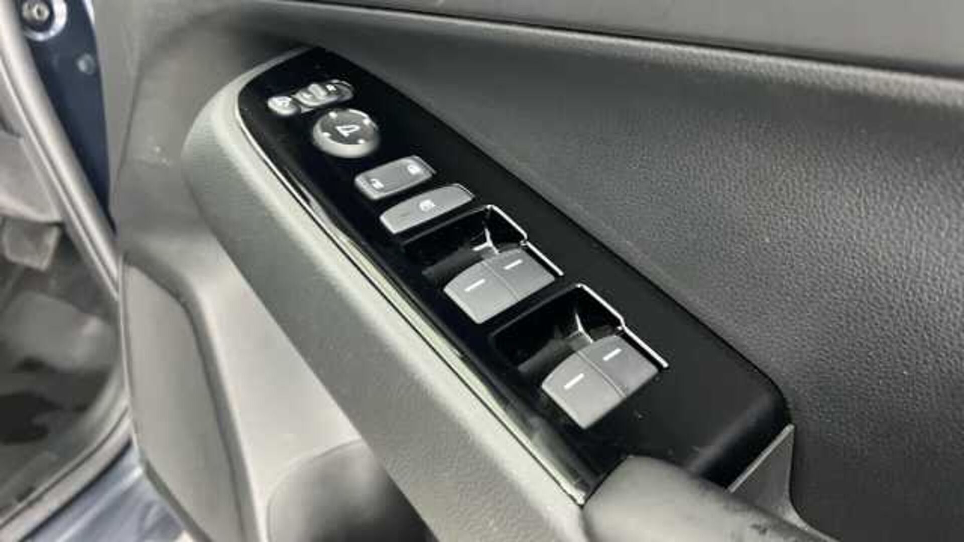 Honda HR-V Hybrid 1.5 h i-MMD Advance SUV 5dr Petrol Hybrid CVT Euro 6 (s/s) (131 ps) 