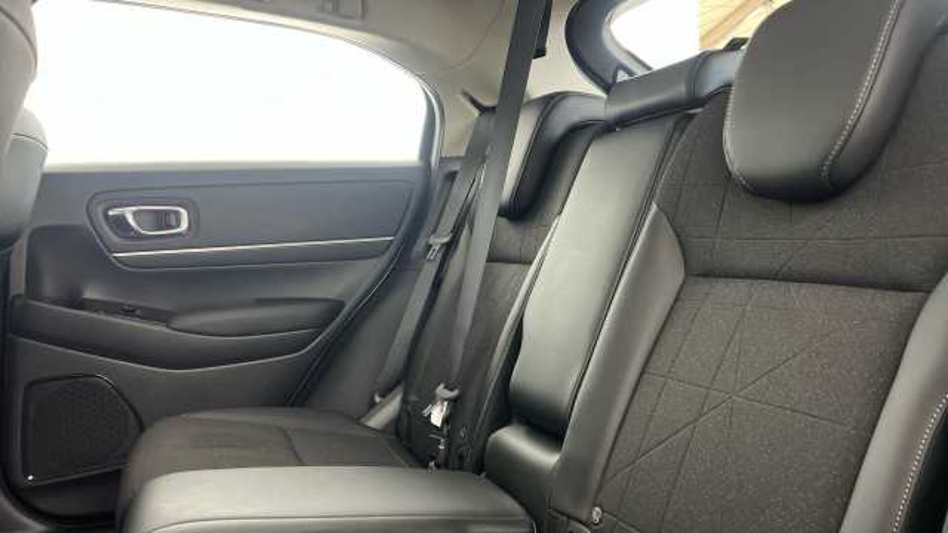 Honda HR-V Hybrid 1.5 h i-MMD Advance SUV 5dr Petrol Hybrid CVT Euro 6 (s/s) (131 ps) 