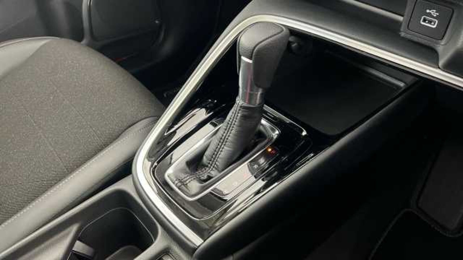 Honda HR-V Hybrid 1.5 h i-MMD Advance SUV 5dr Petrol Hybrid CVT Euro 6 (s/s) (131 ps) 