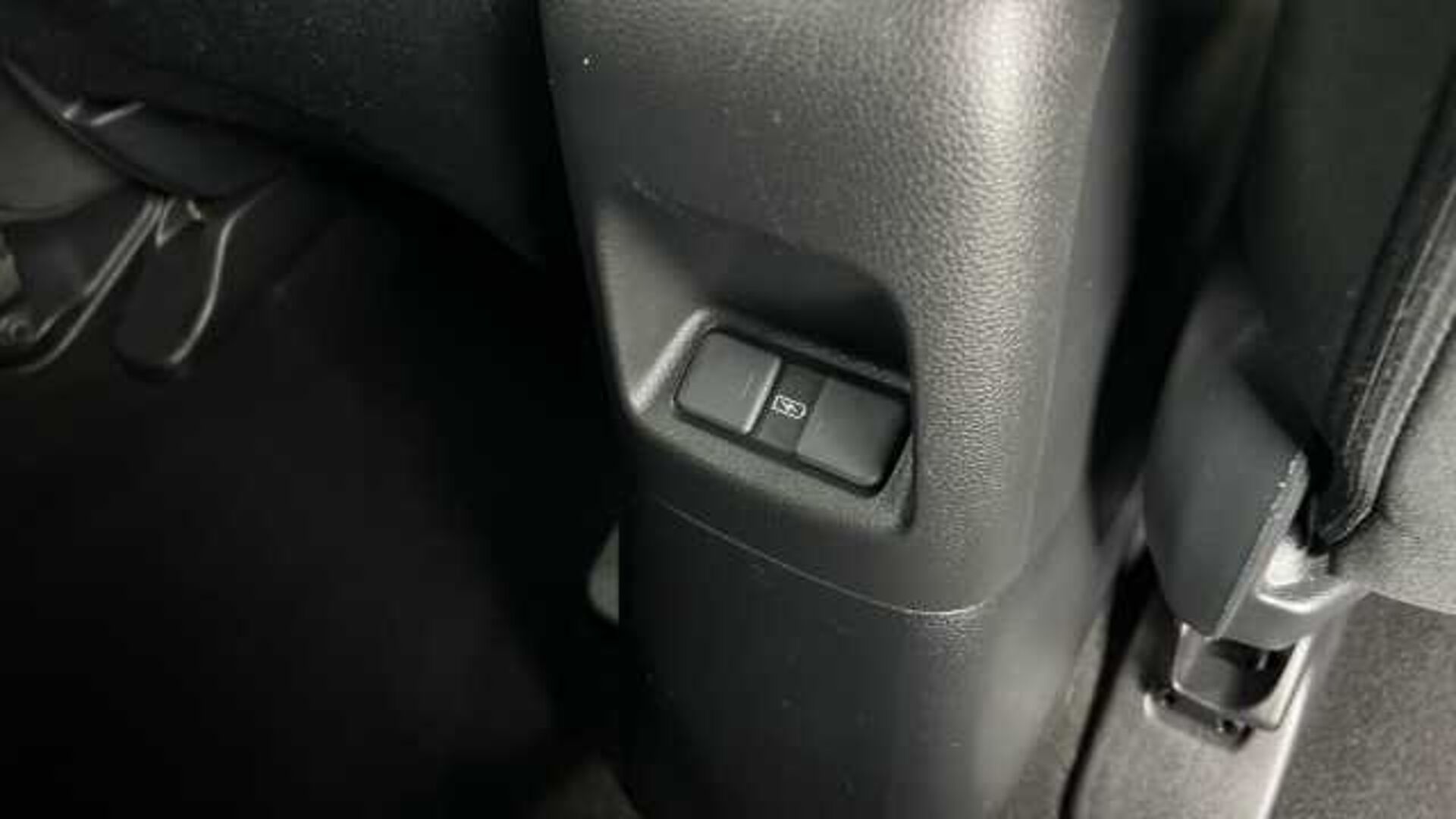 Honda Jazz Hybrid 1.5 h i-MMD Crosstar EX Hatchback 5dr Petrol Hybrid eCVT Euro 6 (s/s) (109 ps) 