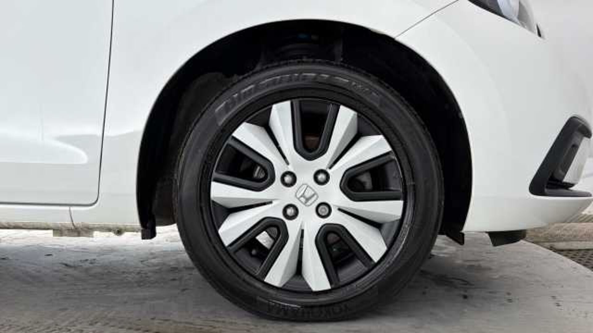 Honda Jazz Hybrid 1.5 h i-MMD SR Hatchback 5dr Petrol Hybrid eCVT Euro 6 (s/s) (109 ps) 