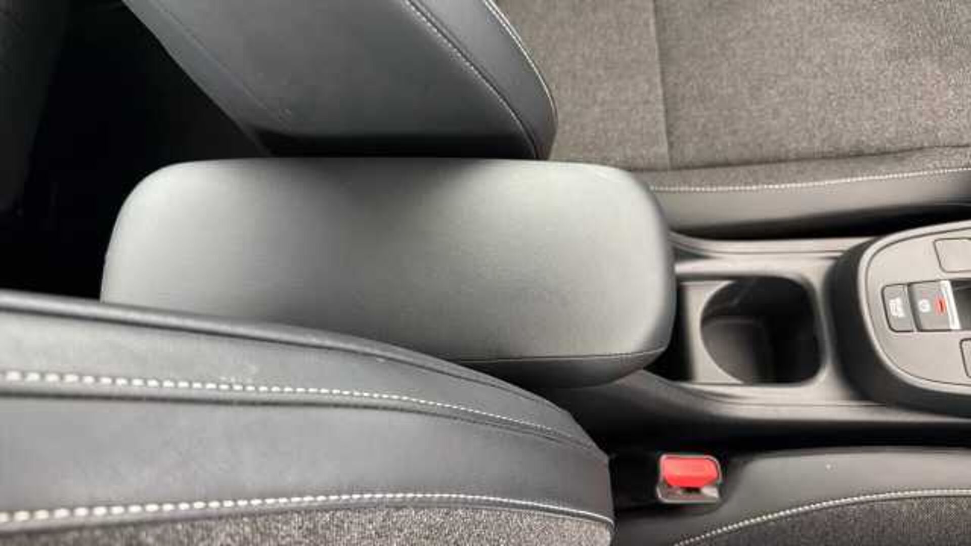 Honda Jazz Hybrid 1.5 h i-MMD SR Hatchback 5dr Petrol Hybrid eCVT Euro 6 (s/s) (109 ps) 
