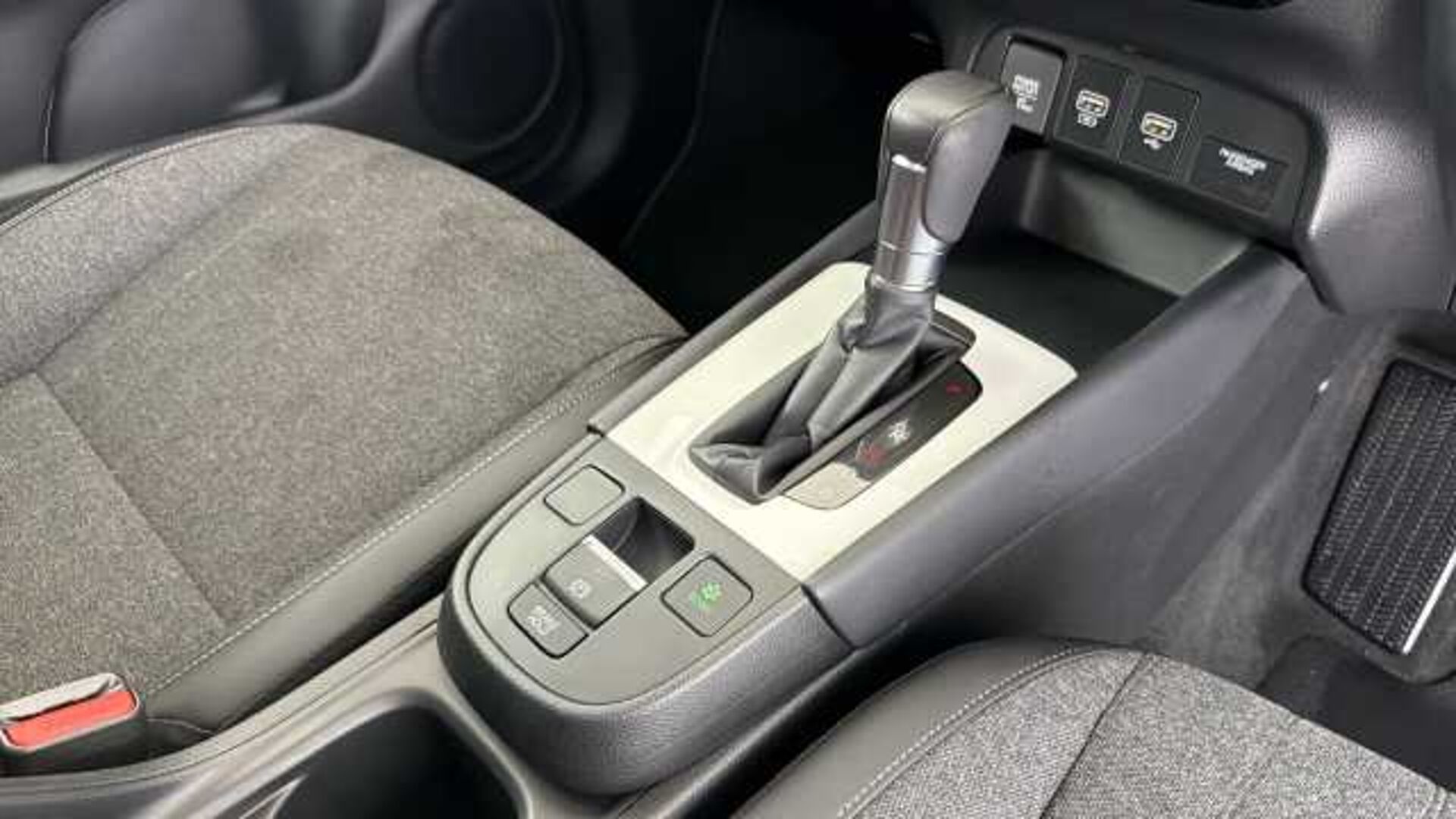 Honda Jazz Hybrid 1.5 h i-MMD EX Hatchback 5dr Petrol Hybrid eCVT Euro 6 (s/s) (109 ps) 