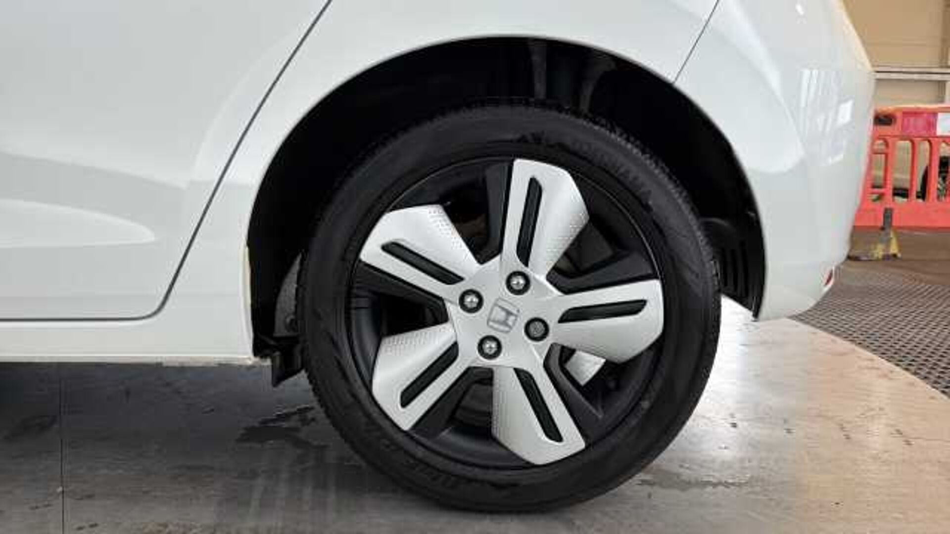 Honda Jazz Hybrid 1.5 h i-MMD EX Hatchback 5dr Petrol Hybrid eCVT Euro 6 (s/s) (109 ps) 