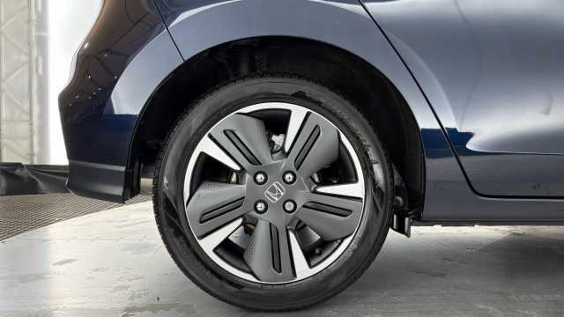 Honda Jazz Hybrid 1.5 h i-MMD Advance Hatchback 5dr Petrol Hybrid eCVT Euro 6 (s/s) (122 ps) 