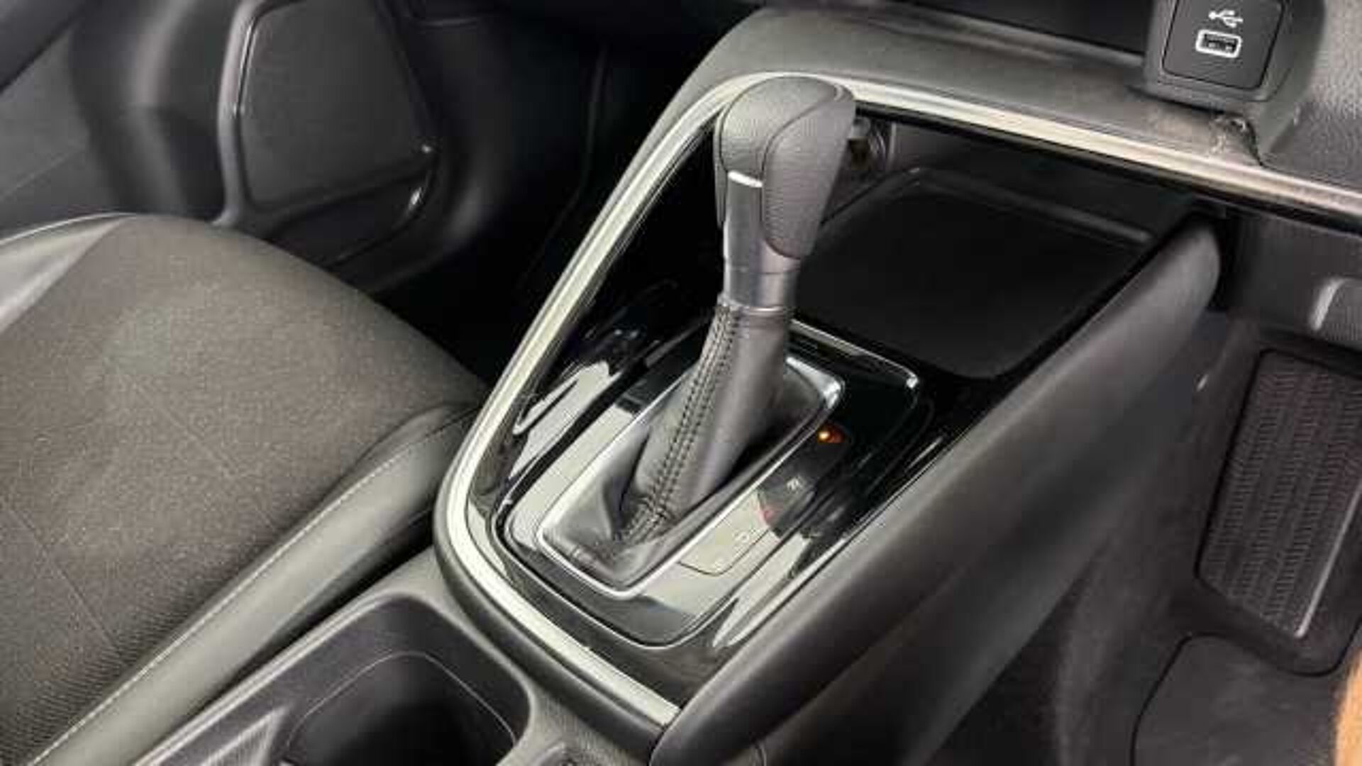 Honda HR-V Hybrid 1.5 h i-MMD Advance SUV 5dr Petrol Hybrid CVT Euro 6 (s/s) (131 ps) 