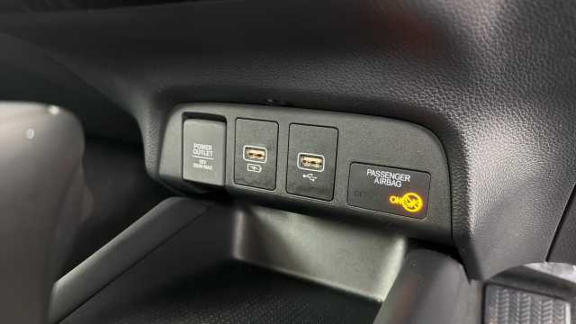Honda Jazz Hybrid 1.5 h i-MMD Advance Hatchback 5dr Petrol Hybrid eCVT Euro 6 (s/s) (122 ps) 