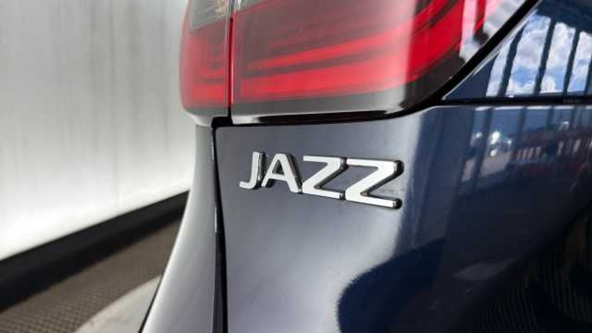 Honda Jazz Hybrid 1.5 h i-MMD Advance Hatchback 5dr Petrol Hybrid eCVT Euro 6 (s/s) (122 ps) 