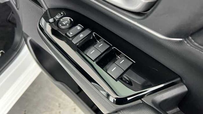 Honda CR-V Hybrid 2.0 h i-MMD SR SUV 5dr Petrol Hybrid eCVT 4WD Euro 6 (s/s) (184 ps) 