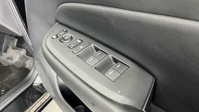 Honda Jazz Hybrid 1.5 h i-MMD Advance Hatchback 5dr Petrol Hybrid eCVT Euro 6 (s/s) (122 ps) 