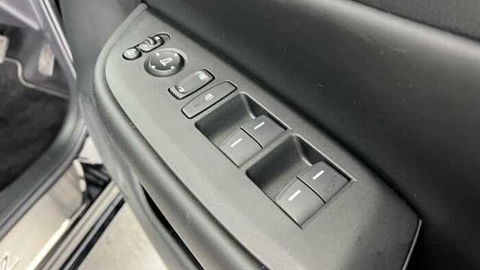 Honda Jazz Hybrid 1.5 h i-MMD Advance Hatchback 5dr Petrol Hybrid eCVT Euro 6 (s/s) (122 ps) 