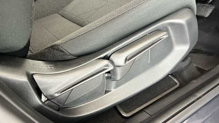 Honda HR-V Hybrid 1.5 h i-MMD Elegance SUV 5dr Petrol Hybrid CVT Euro 6 (s/s) (131 ps) 