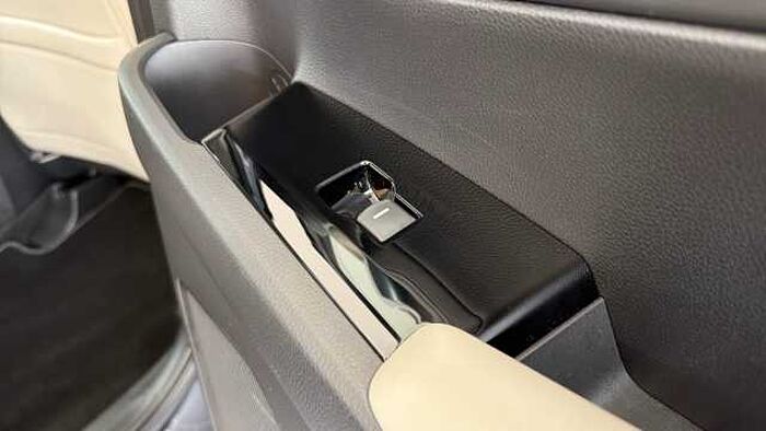 Honda HR-V Hybrid 1.5 h i-MMD Advance Style SUV 5dr Petrol Hybrid CVT Euro 6 (s/s) (131 ps) 