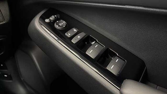 Honda HR-V Hybrid 1.5 h i-MMD Advance SUV 5dr Petrol Hybrid CVT Euro 6 (s/s) (131 ps) 
