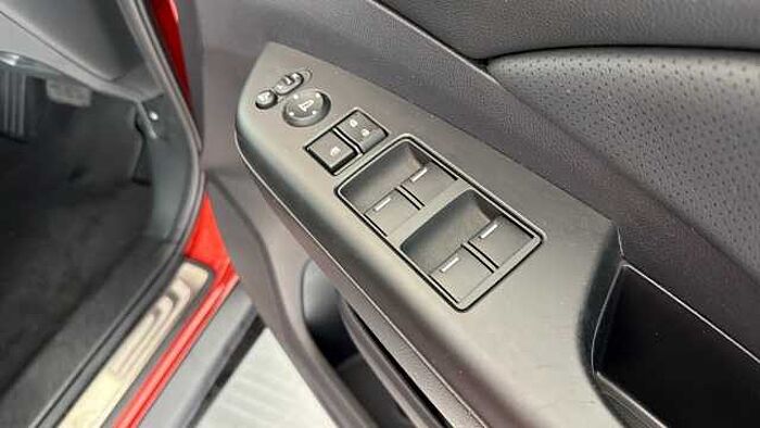 Honda CR-V 2.0 i-VTEC EX SUV 5dr Petrol Auto 4WD Euro 6 (155 ps) 