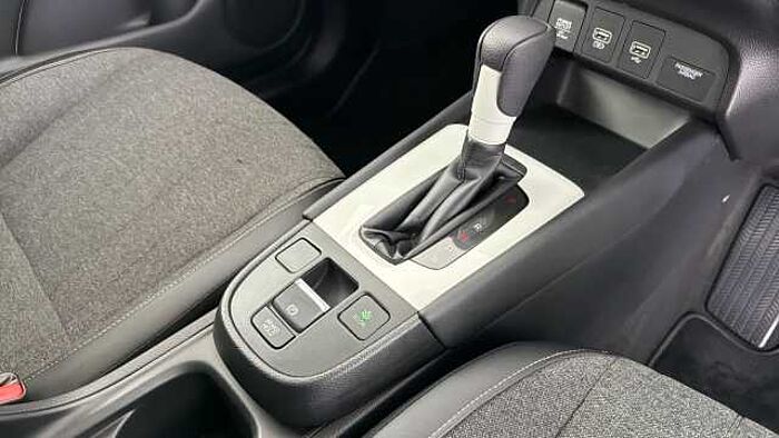 Honda Jazz Hybrid 1.5 h i-MMD SR Hatchback 5dr Petrol Hybrid eCVT Euro 6 (s/s) (107 ps) 