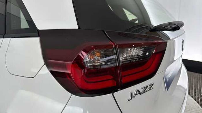 Honda Jazz Hybrid 1.5 h i-MMD SR Hatchback 5dr Petrol Hybrid eCVT Euro 6 (s/s) (109 ps) 