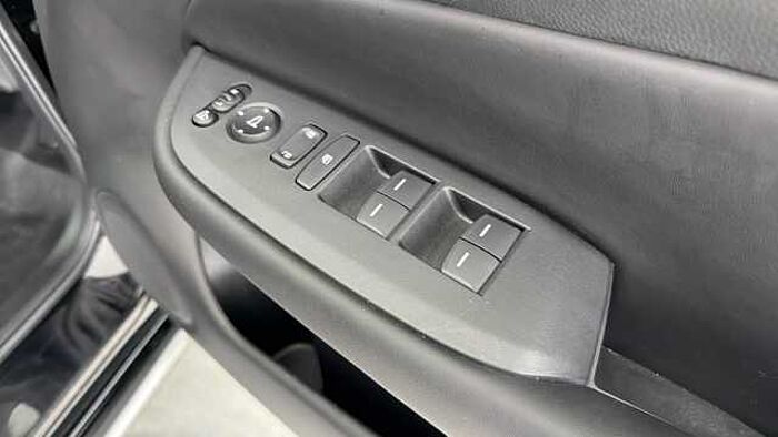 Honda Jazz Hybrid 1.5 h i-MMD Crosstar Advance Hatchback 5dr Petrol Hybrid eCVT Euro 6 (s/s) (122 