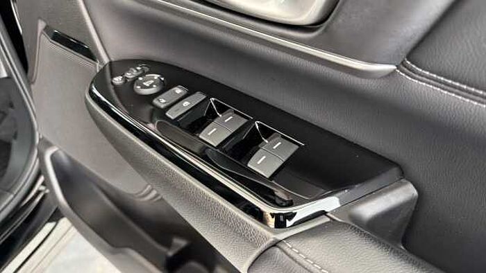 Honda CR-V Hybrid 2.0 h i-MMD SR SUV 5dr Petrol Hybrid eCVT 4WD Euro 6 (s/s) (184 ps) 