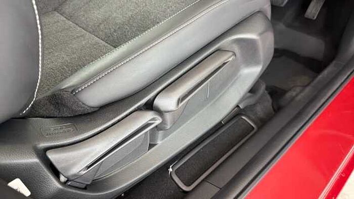 Honda Jazz Hybrid 1.5 h i-MMD SR Hatchback 5dr Petrol Hybrid eCVT Euro 6 (s/s) (109 ps) 