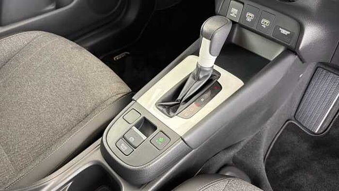 Honda Jazz Hybrid 1.5 h i-MMD SR Hatchback 5dr Petrol Hybrid eCVT Euro 6 (s/s) (109 ps) 