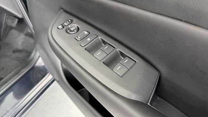 Honda Jazz Hybrid 1.5 h i-MMD Advance Hatchback 5dr Petrol Hybrid eCVT Euro 6 (s/s) (122 ps) 