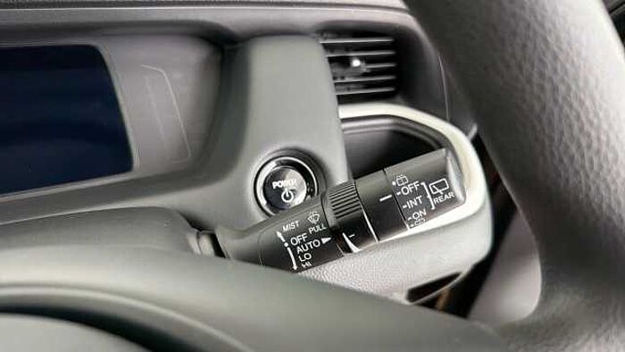 Honda Jazz Hybrid 1.5 h i-MMD SR Hatchback 5dr Petrol Hybrid eCVT Euro 6 (s/s) (109 ps) 
