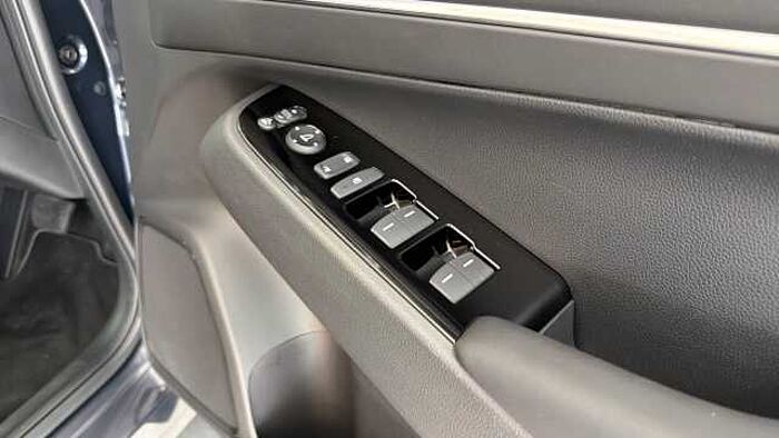 Honda HR-V Hybrid 1.5 h i-MMD Advance SUV 5dr Petrol Hybrid CVT Euro 6 (s/s) (131 ps) 