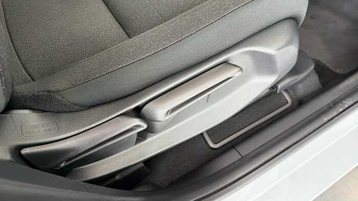 Honda HR-V Hybrid 1.5 h i-MMD Elegance SUV 5dr Petrol Hybrid CVT Euro 6 (s/s) (131 ps) 