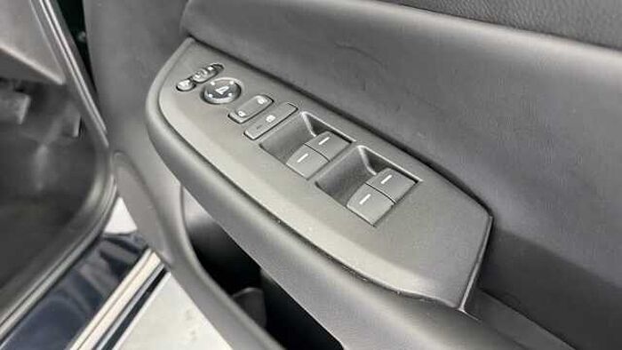 Honda Jazz Hybrid 1.5 h i-MMD Advance Hatchback 5dr Petrol Hybrid eCVT Euro 6 (s/s) (122 ps) 