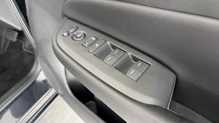 Honda Jazz Hybrid 1.5 h i-MMD Advance Hatchback 5dr Petrol Hybrid eCVT Euro 6 (s/s) (122 ps) 