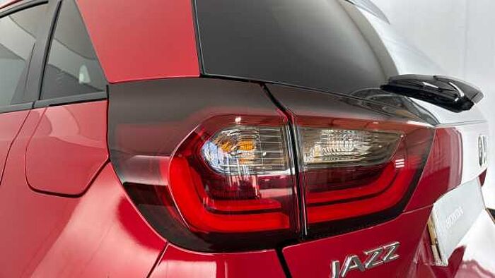 Honda Jazz Hybrid 1.5 h i-MMD Advance Hatchback 5dr Petrol Hybrid eCVT Euro 6 (s/s) (122 ps) 