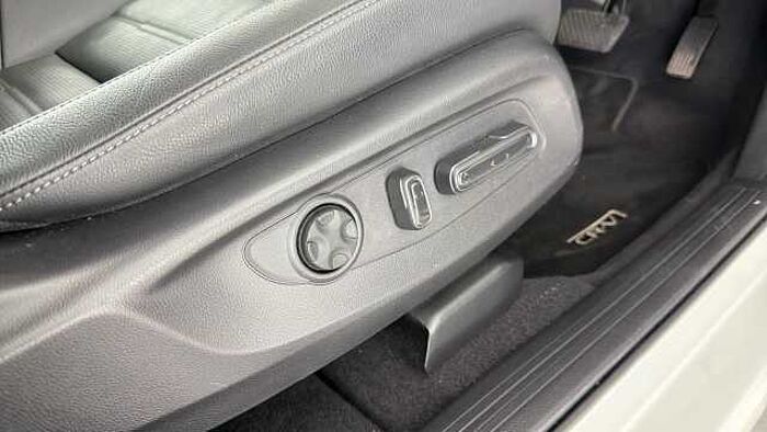 Honda CR-V Hybrid 2.0 h i-MMD Elegance SUV 5dr Petrol Hybrid eCVT 4WD Euro 6 (s/s) (184 ps) 